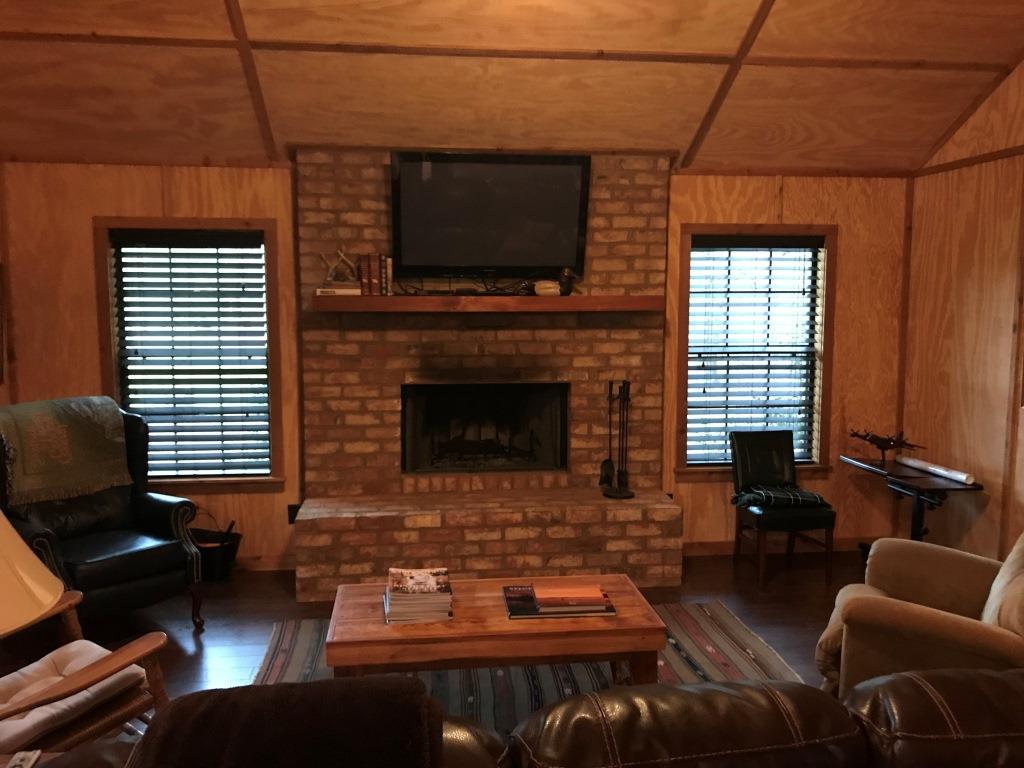 Cedar Creek Cabin Photo