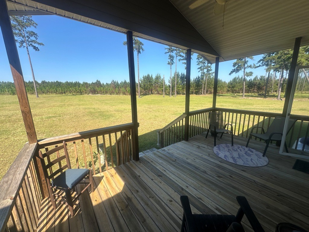 Hiltonia Lakes Photo