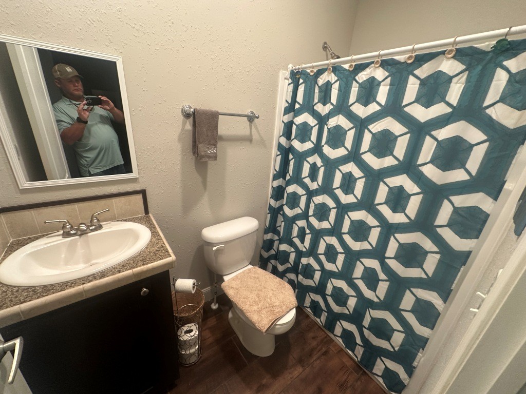 Hiltonia Lakes Photo