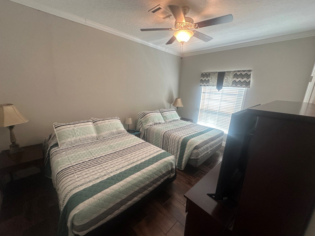 Hiltonia Lakes Photo