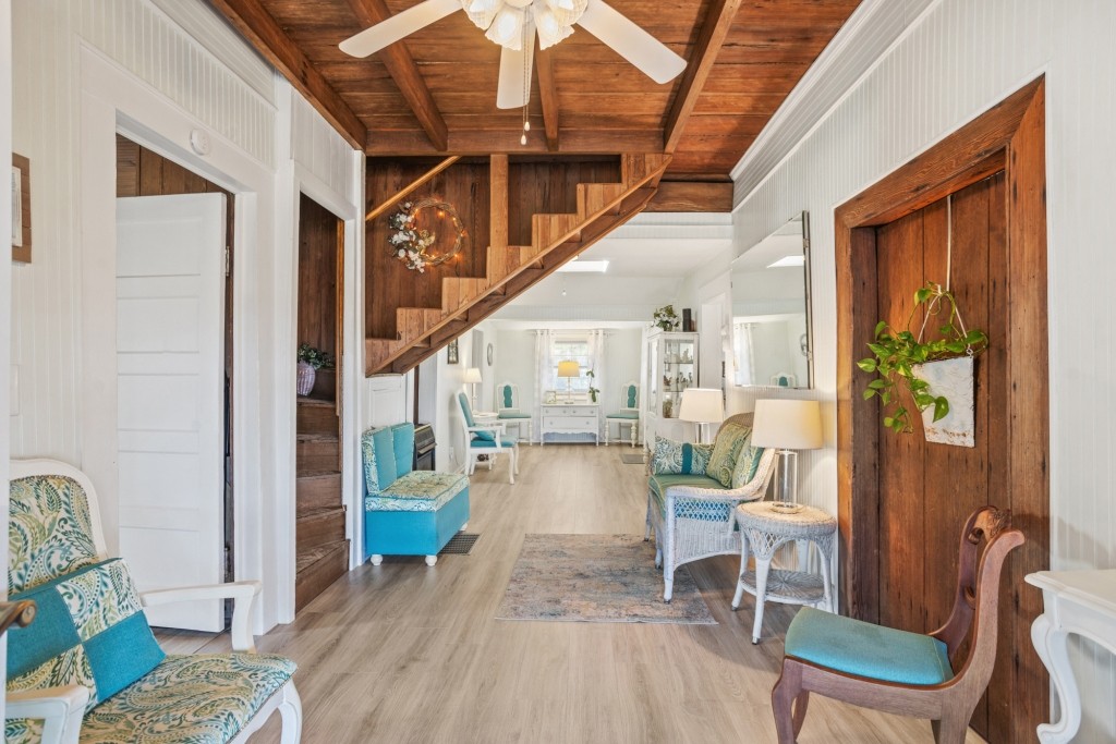 New Light Homeplace Photo