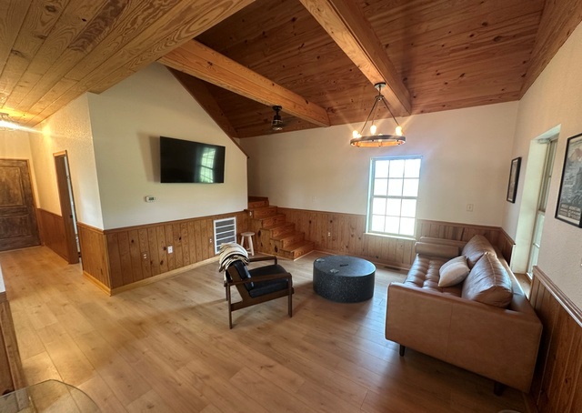 Jarrell Pond Place Photo