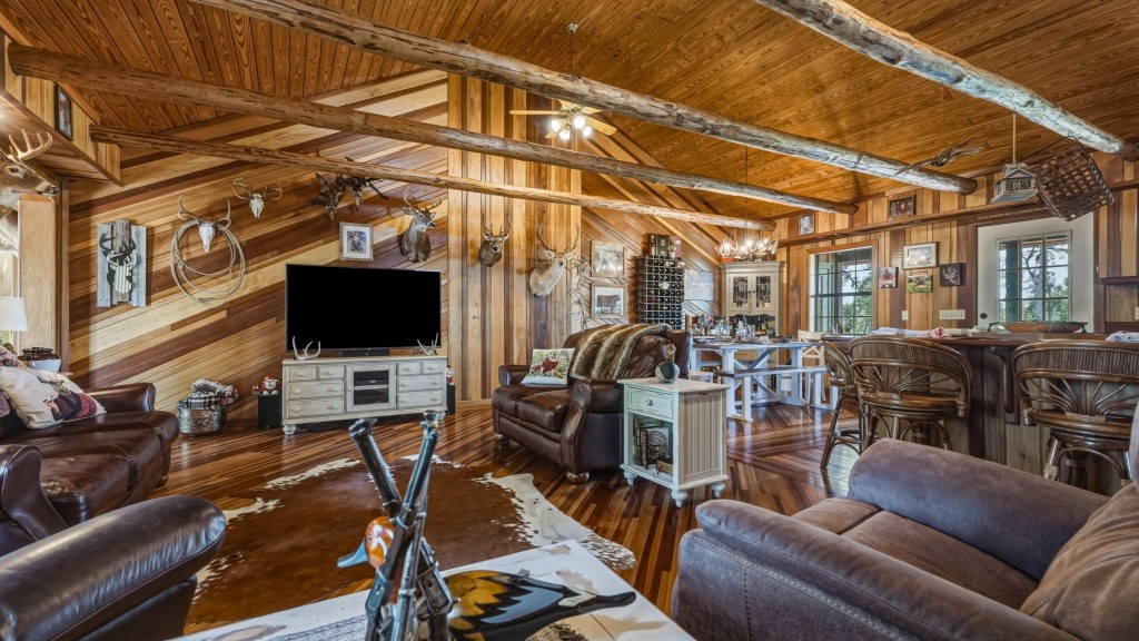 Lotts Creek Lodge Photo