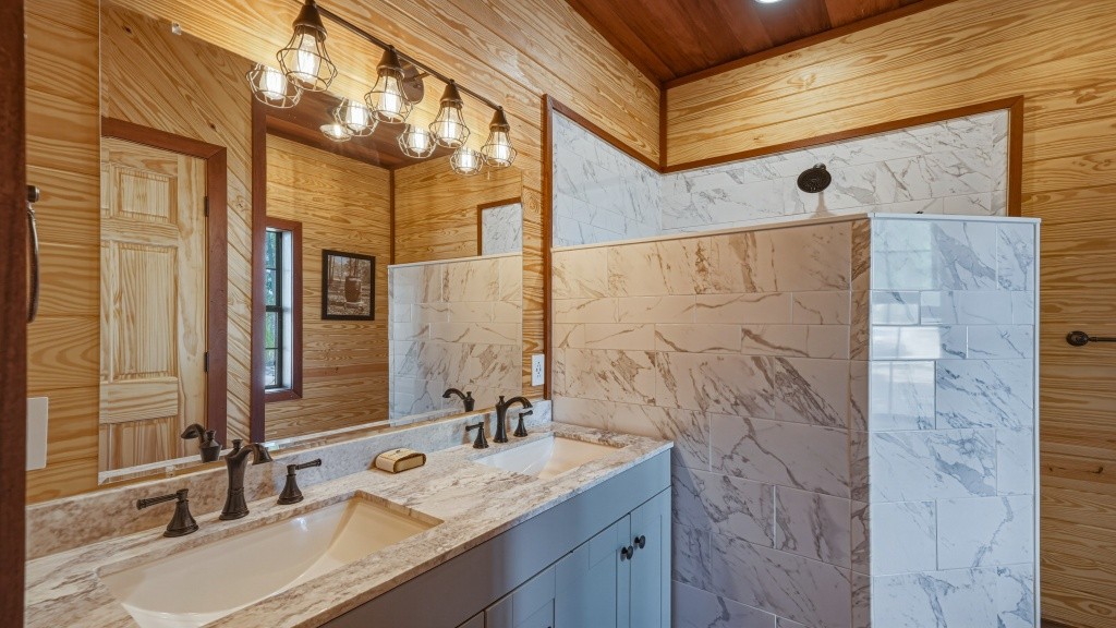 Lotts Creek Lodge Photo
