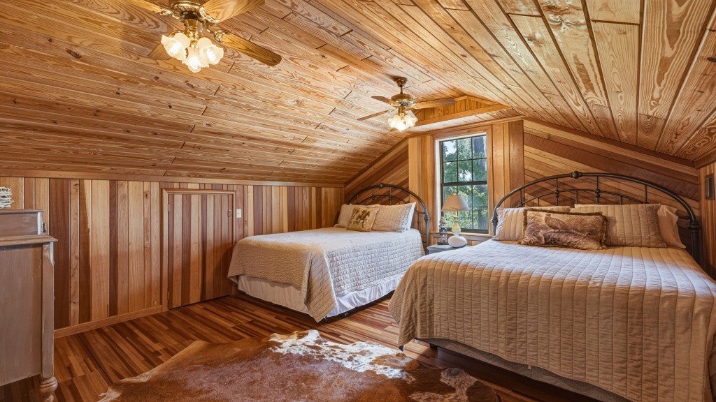 Lotts Creek Lodge Photo