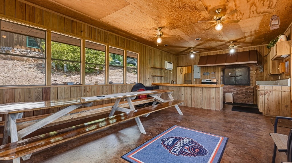 Lotts Creek Lodge Photo