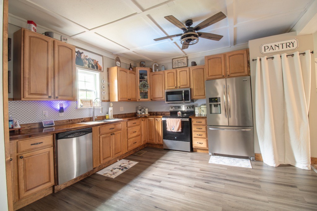 14 2nd Avenue Photo