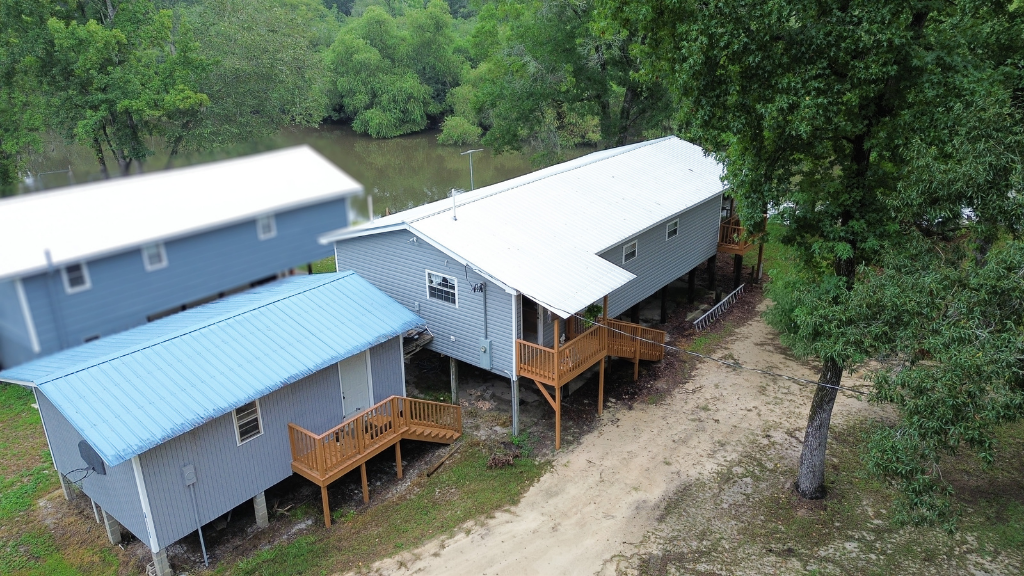 Riverview Rd Retreat Photo