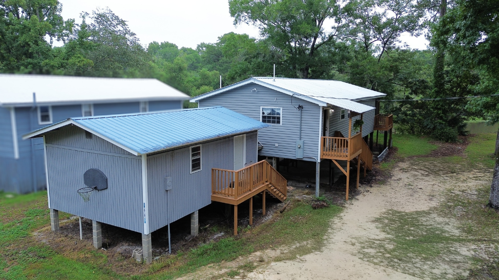 Riverview Rd Retreat Photo