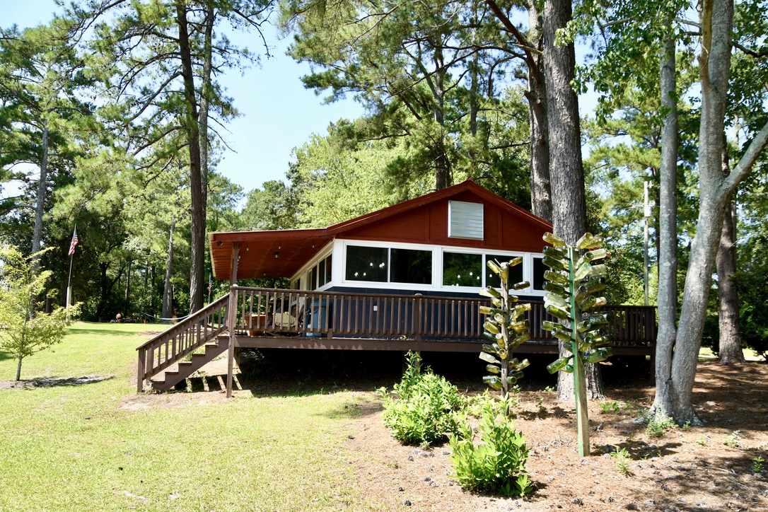 Water’s Edge Retreat Photo
