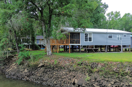 Riverview Rd Retreat